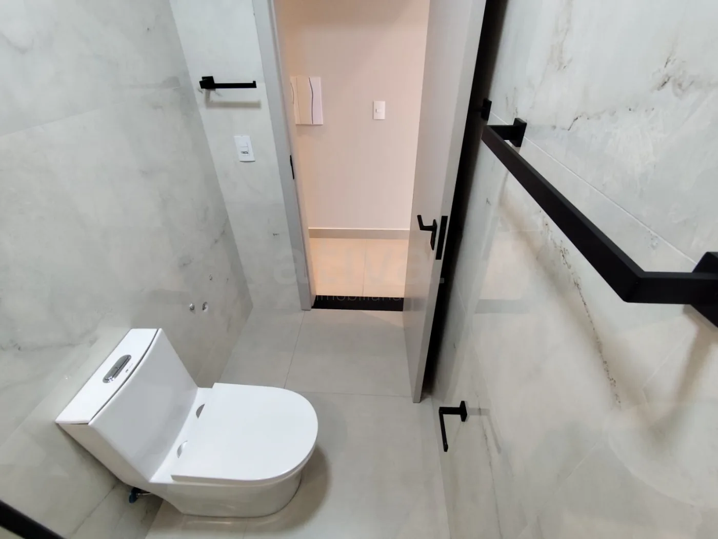 Comprar Casa / Padr&atilde;o em Cascavel R$ 530.000,00 - Foto 13