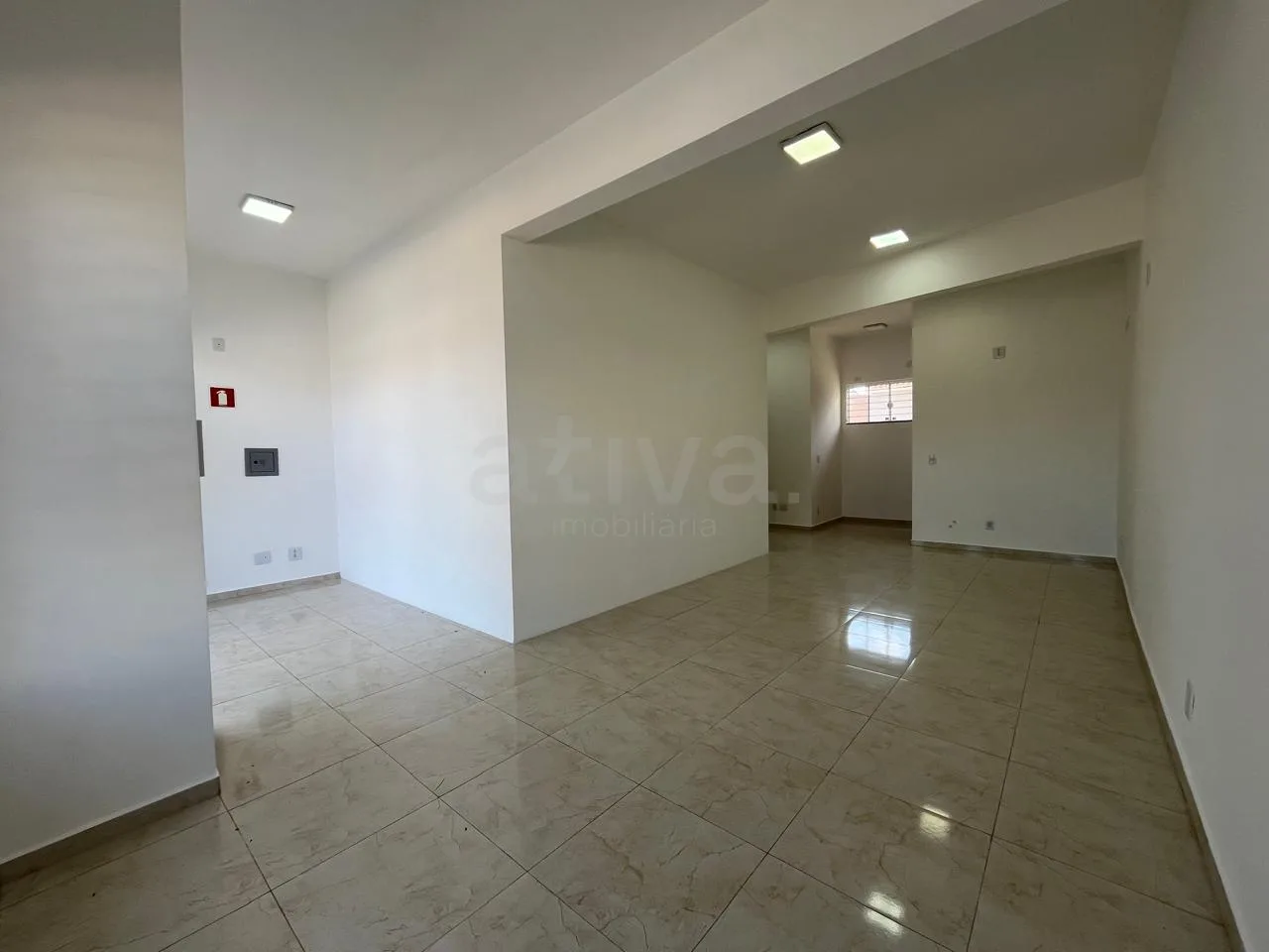 Alugar Comercial / Sala Comercial em Toledo R$ 2.200,00 - Foto 3
