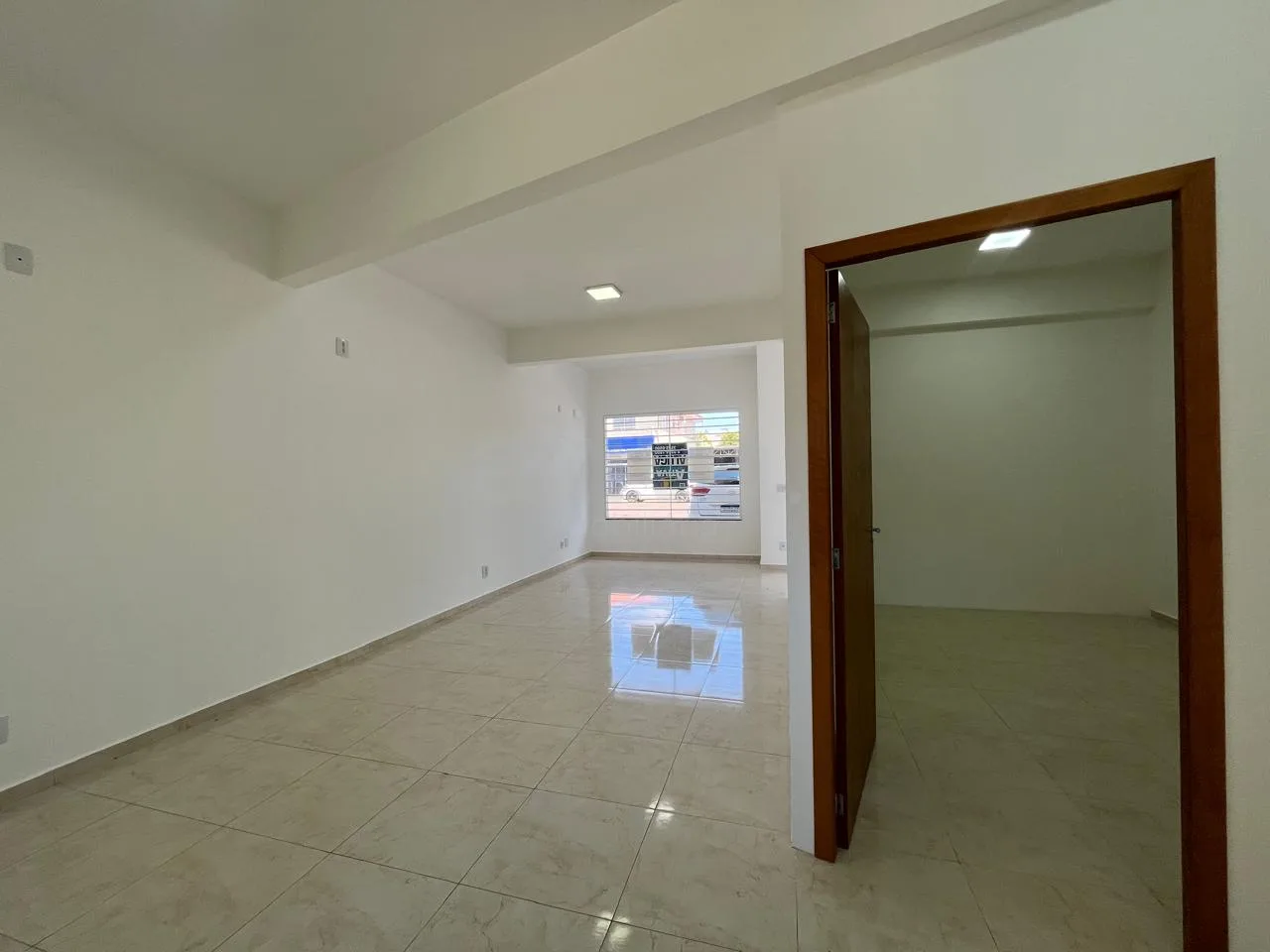Alugar Comercial / Sala Comercial em Toledo R$ 2.200,00 - Foto 4