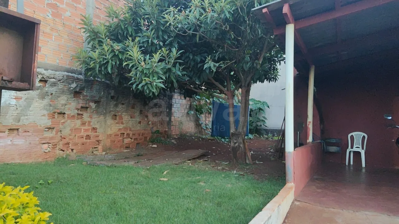 Comprar Casa / Padr&atilde;o em Toledo R$ 300.000,00 - Foto 3
