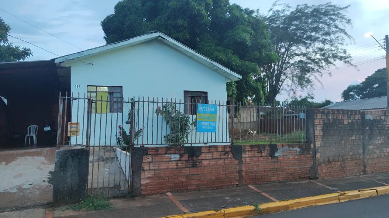 Comprar Casa / Padr&atilde;o em Toledo R$ 300.000,00 - Foto 2