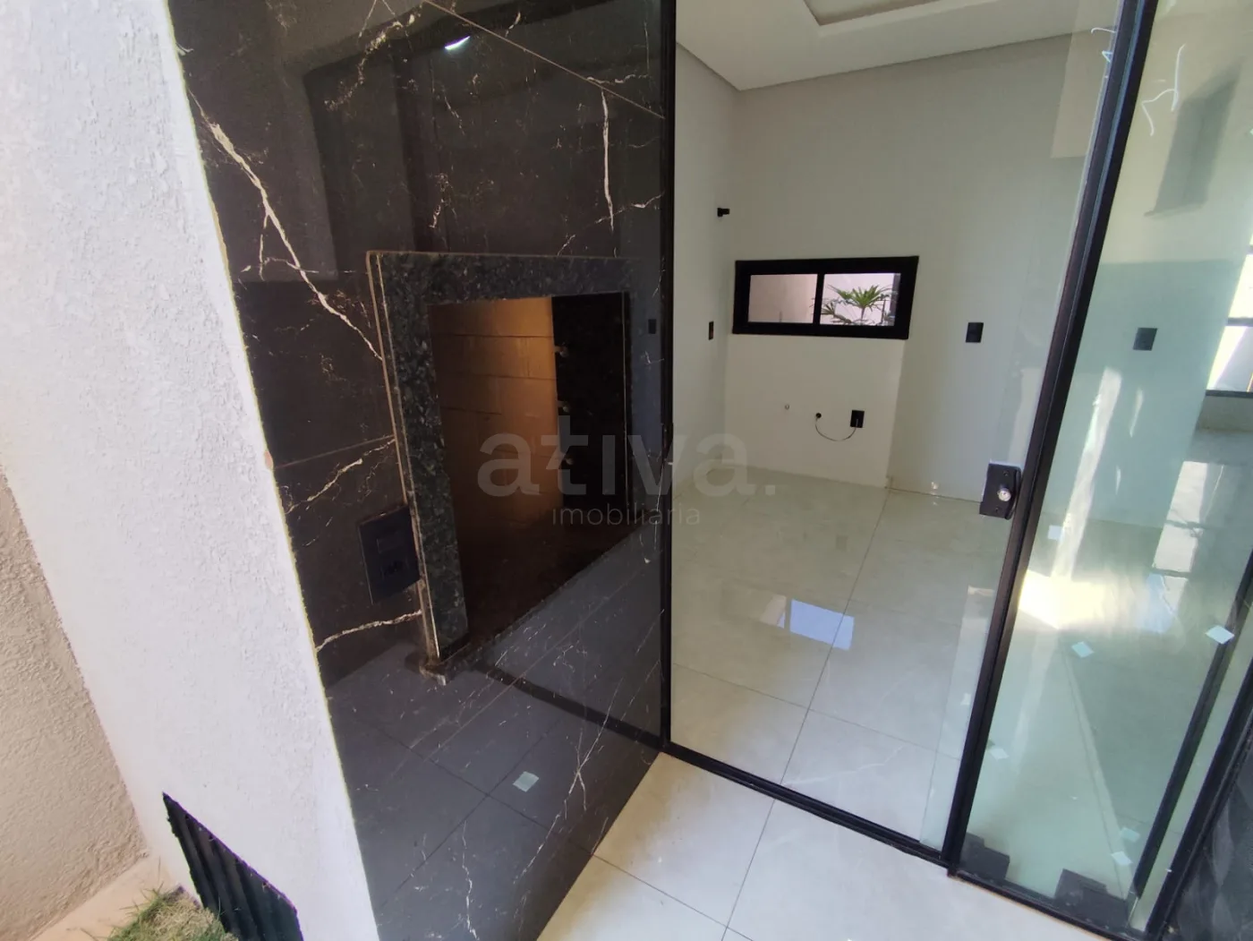 Comprar Casa / Padr&atilde;o em Toledo R$ 355.000,00 - Foto 3