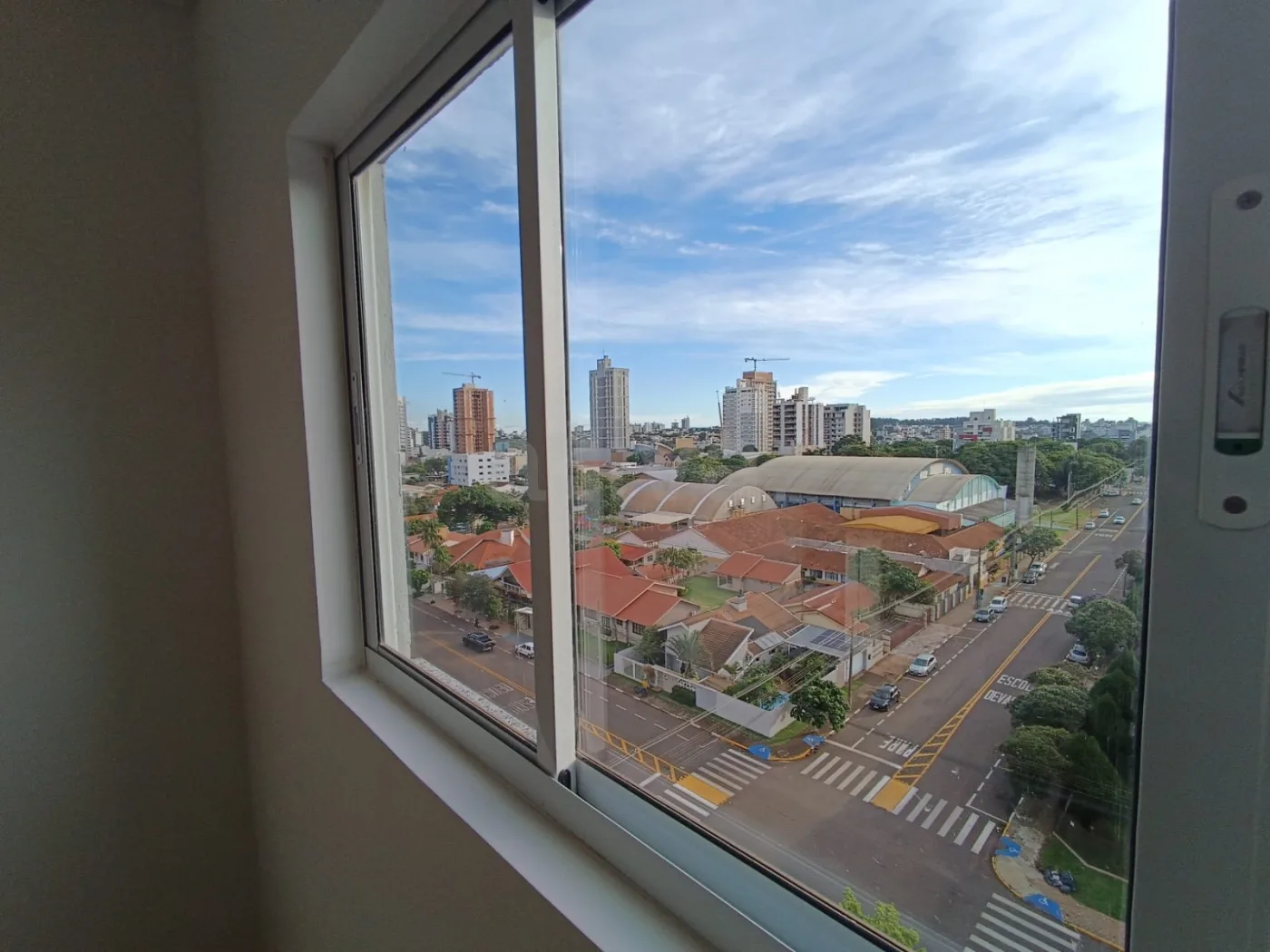 Alugar Apartamento / Padr&atilde;o em Toledo R$ 1.900,00 - Foto 4