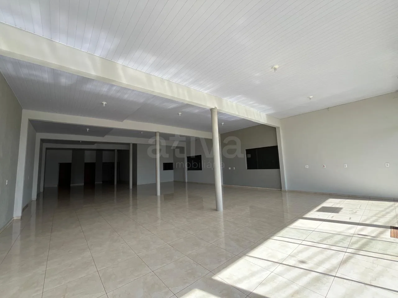 Alugar Comercial / Sala Comercial em Toledo R$ 6.000,00 - Foto 4