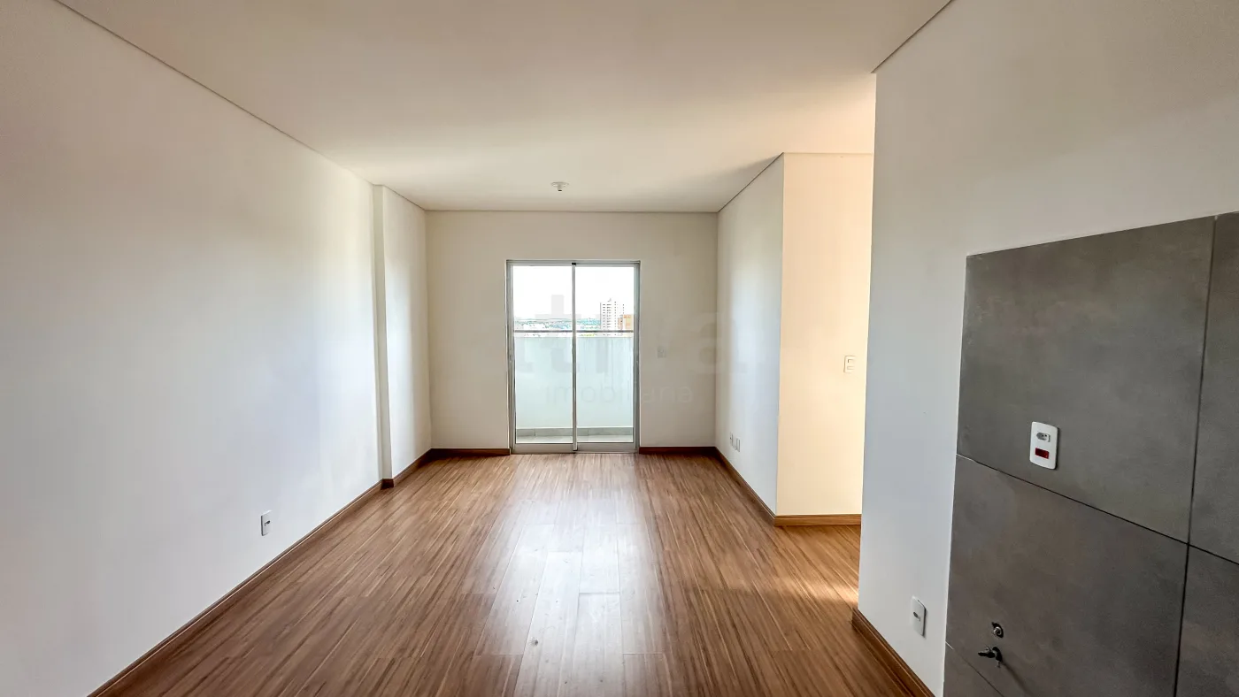 Alugar Apartamento / Padr&atilde;o em Toledo R$ 1.700,00 - Foto 6