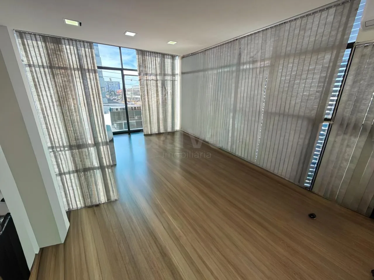 Comprar Comercial / Sala Comercial em Toledo R$ 380.000,00 - Foto 6