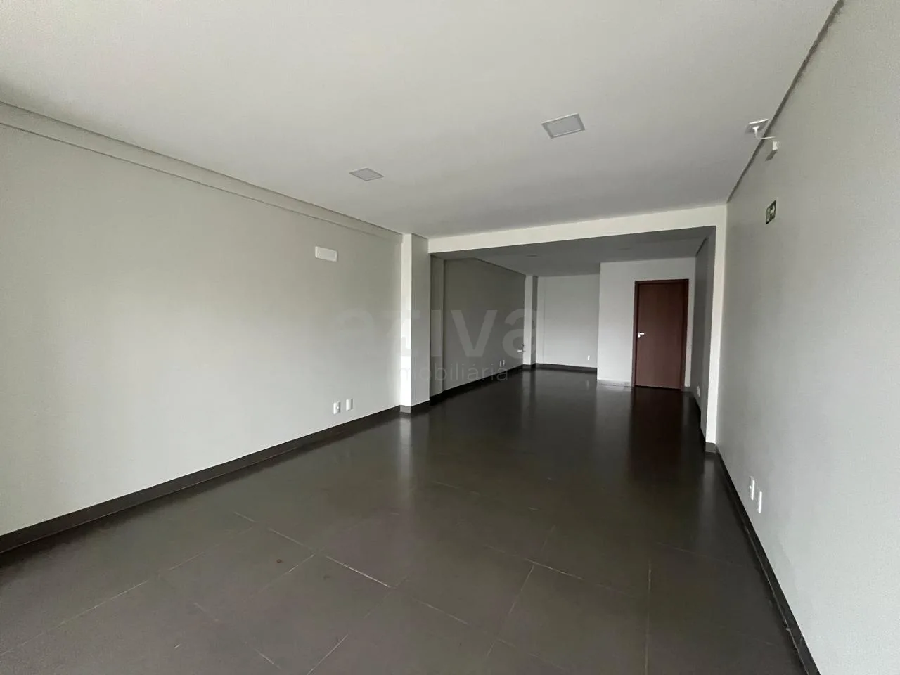 Alugar Comercial / Sala Comercial em Toledo R$ 2.200,00 - Foto 5