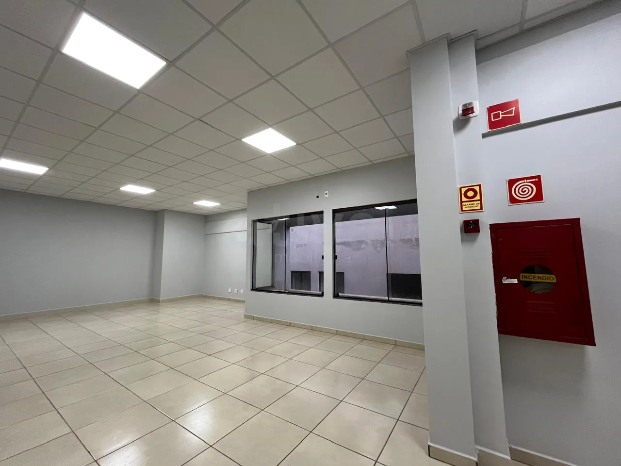 Alugar Comercial / Sala Comercial em Toledo R$ 2.500,00 - Foto 5