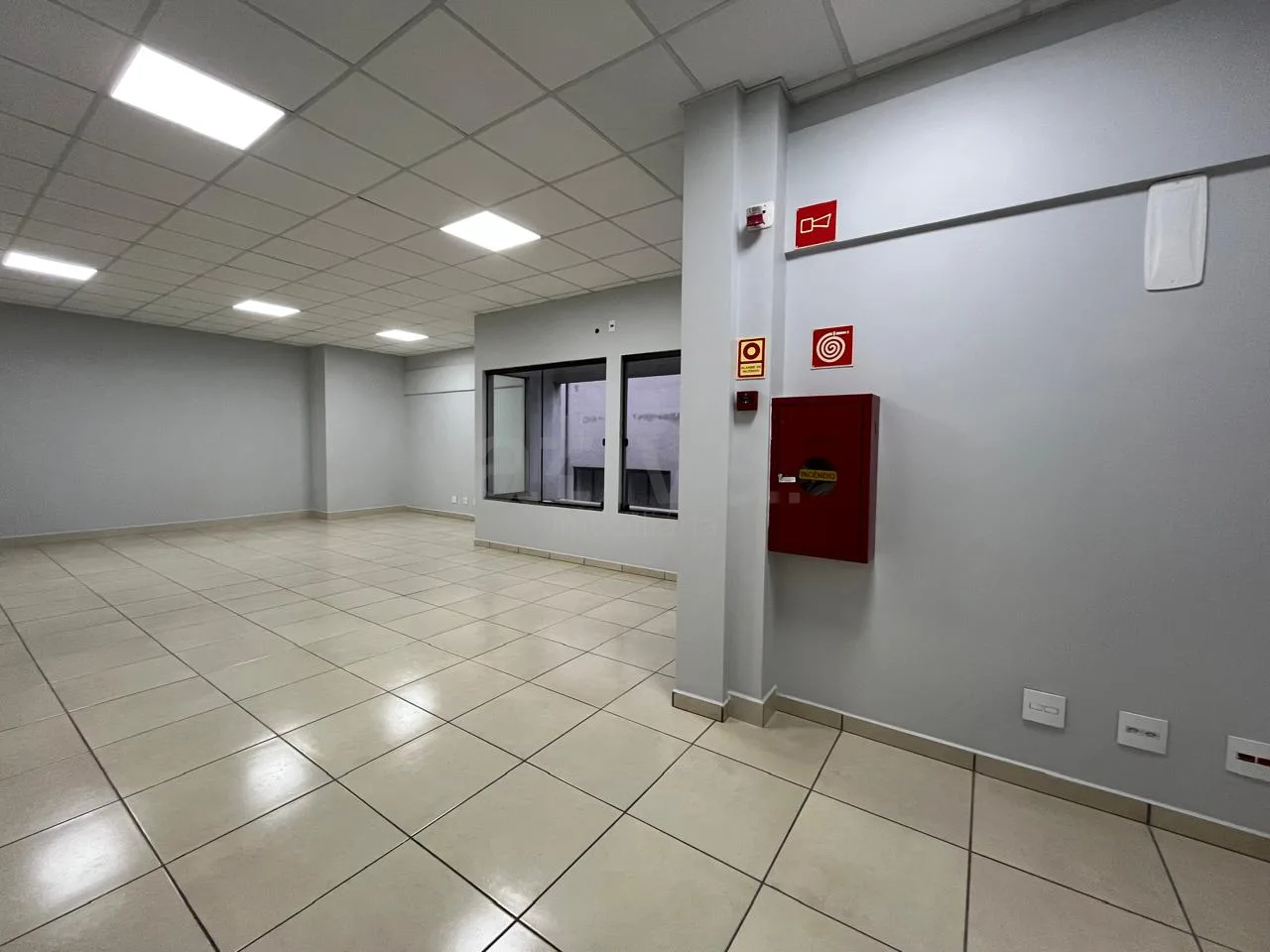 Alugar Comercial / Sala Comercial em Toledo R$ 2.500,00 - Foto 7