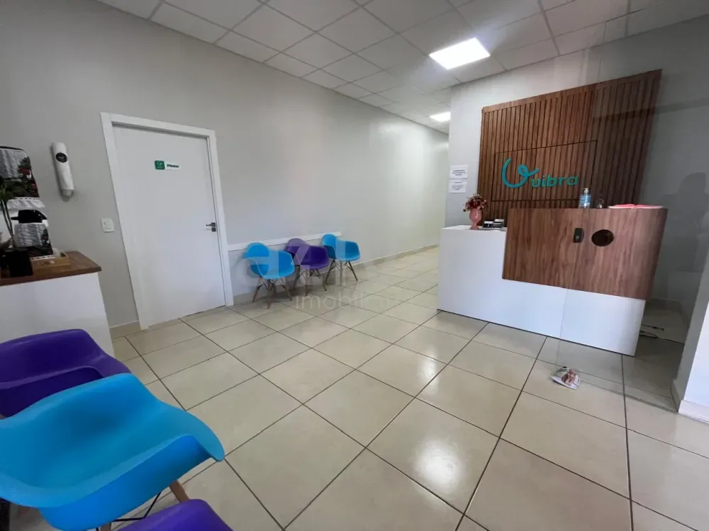Alugar Comercial / Sala Comercial em Toledo R$ 1.100,00 - Foto 2
