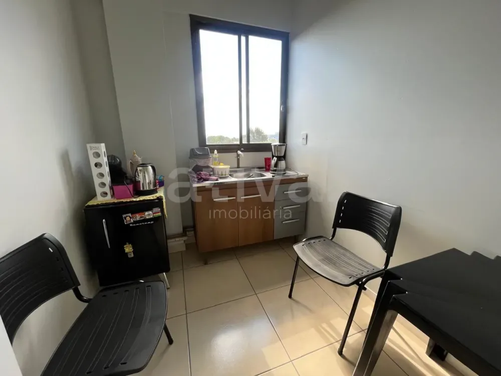 Alugar Comercial / Sala Comercial em Toledo R$ 1.100,00 - Foto 8