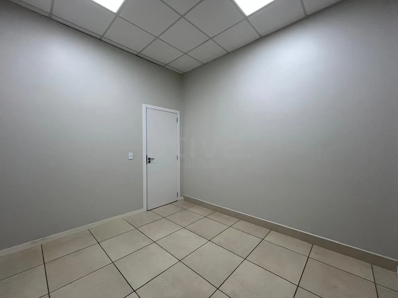 Alugar Comercial / Sala Comercial em Toledo R$ 1.100,00 - Foto 4