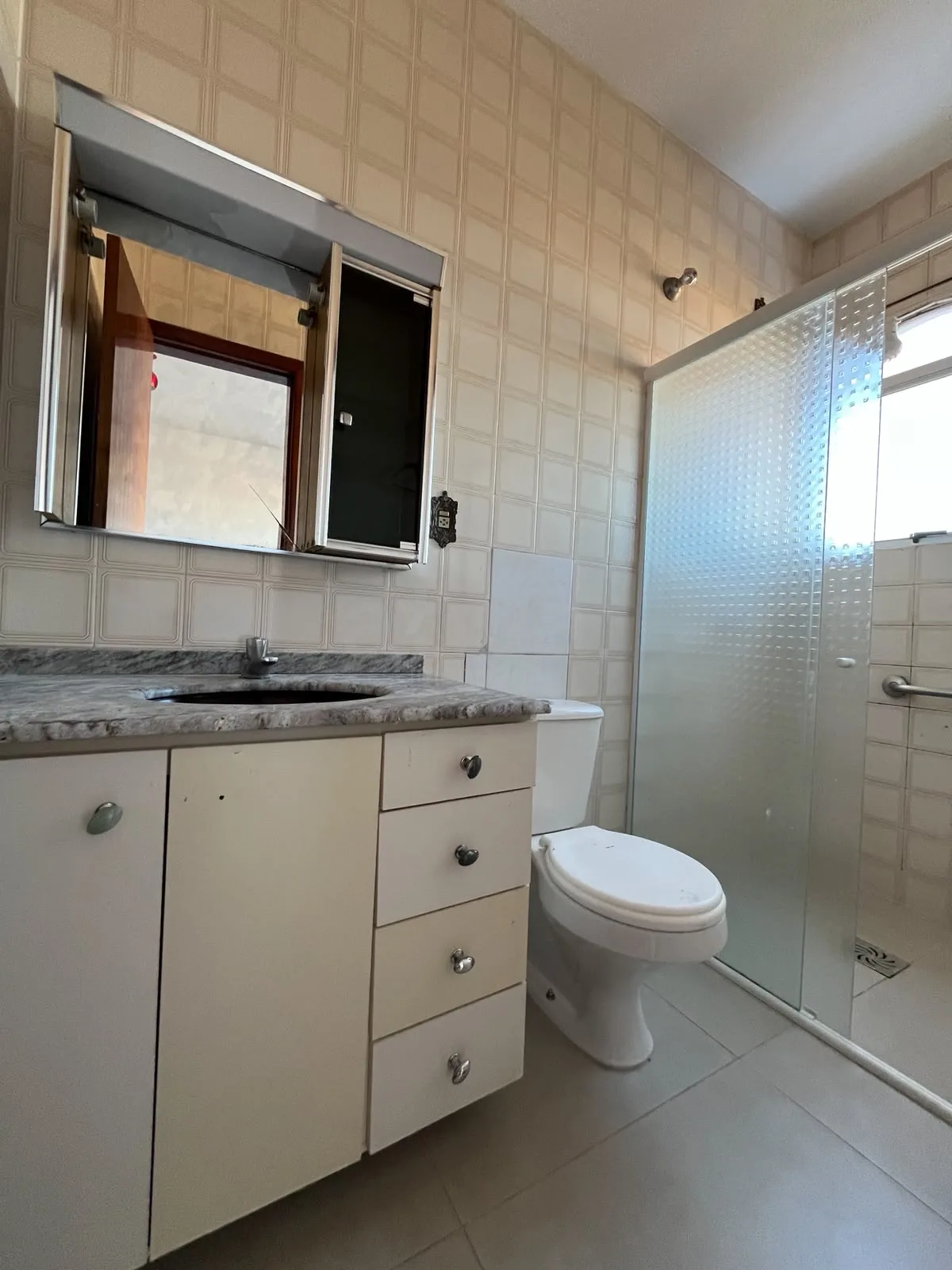 Alugar Apartamento / Padr&atilde;o em Toledo R$ 2.250,00 - Foto 8