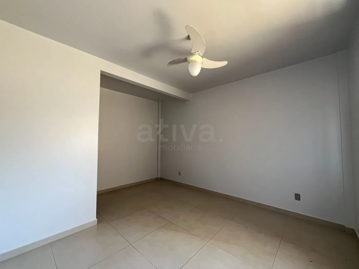 Alugar Apartamento / Padr&atilde;o em Toledo R$ 2.250,00 - Foto 14
