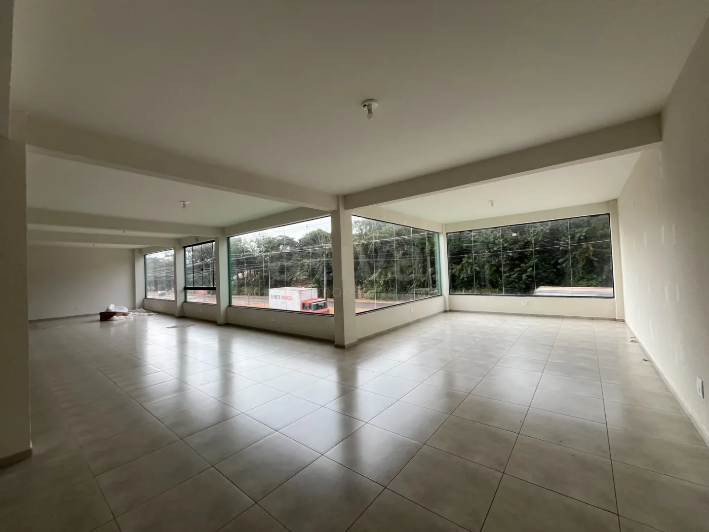 Alugar Comercial / Sala Comercial em Toledo R$ 5.700,00 - Foto 4