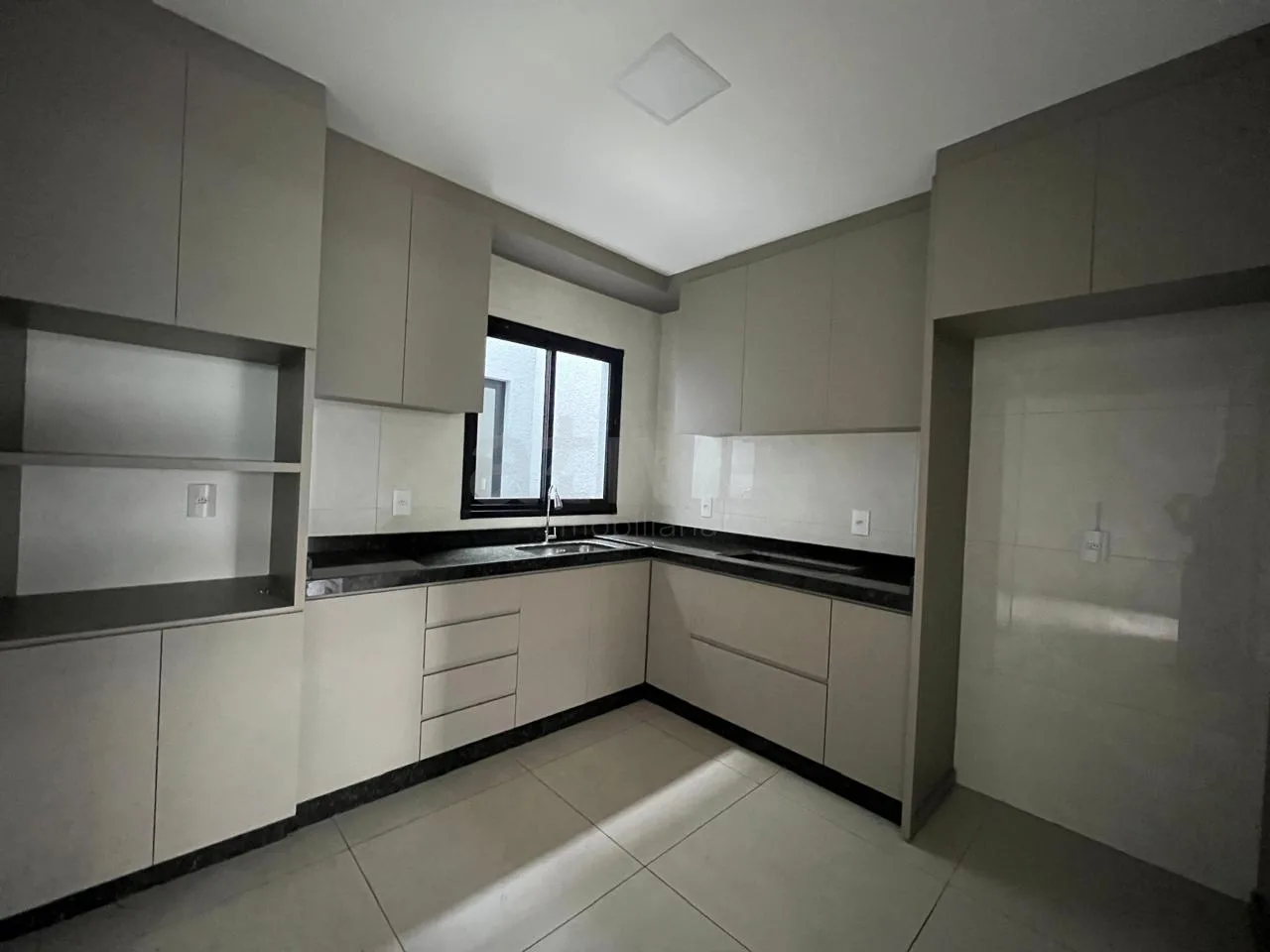 Alugar Casa / Sobrado em Toledo R$ 4.500,00 - Foto 1