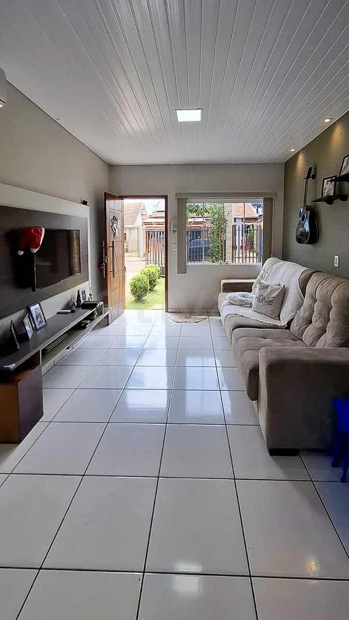 Comprar Casa / Padr&atilde;o em Toledo R$ 420.000,00 - Foto 3