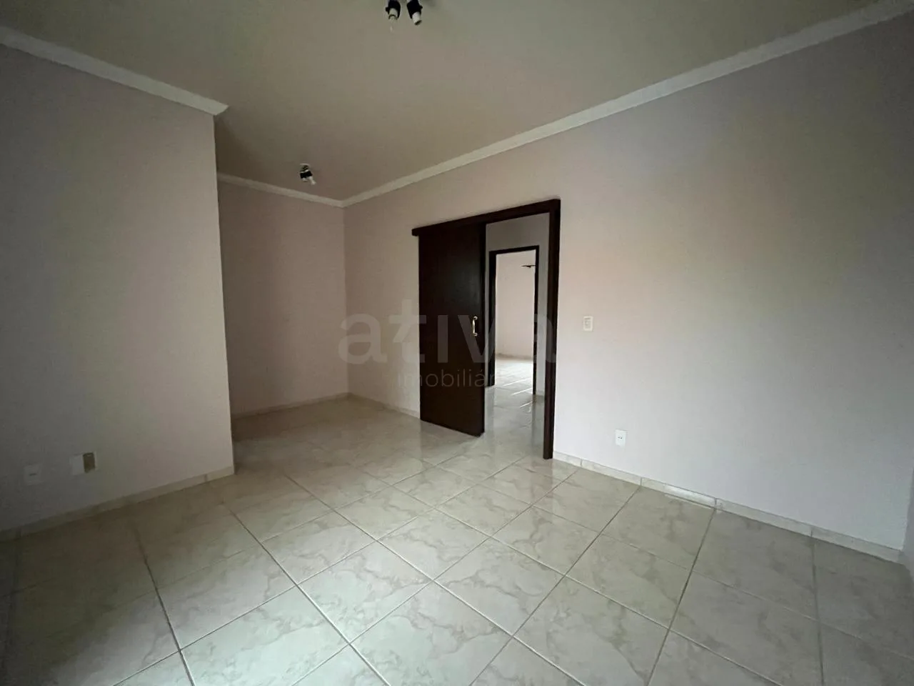 Alugar Casa / Sobrado em Toledo R$ 2.730,00 - Foto 6