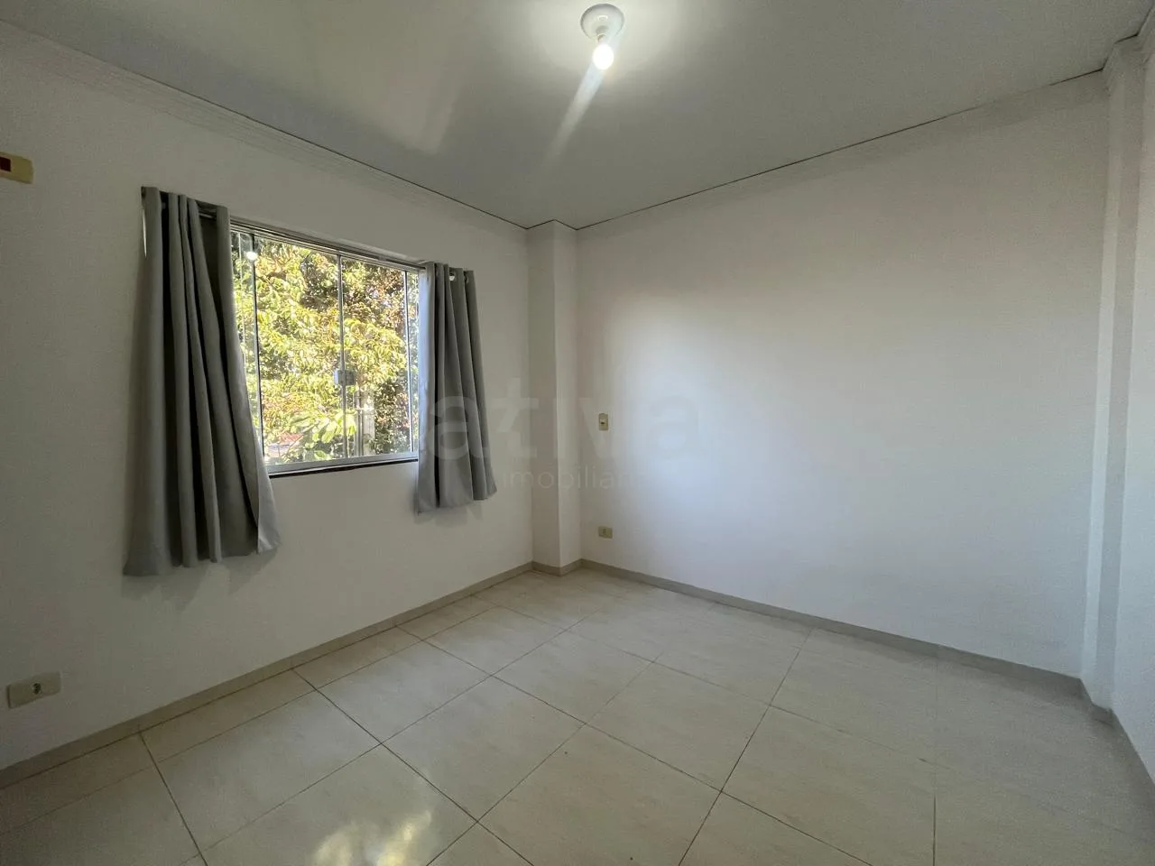 Alugar Apartamento / Padr&atilde;o em Toledo R$ 1.650,00 - Foto 6