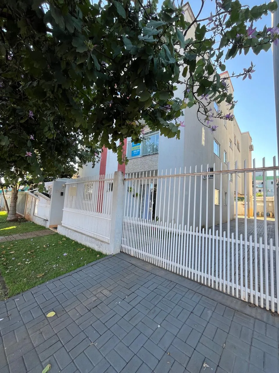 Alugar Apartamento / Padr&atilde;o em Toledo R$ 1.650,00 - Foto 2