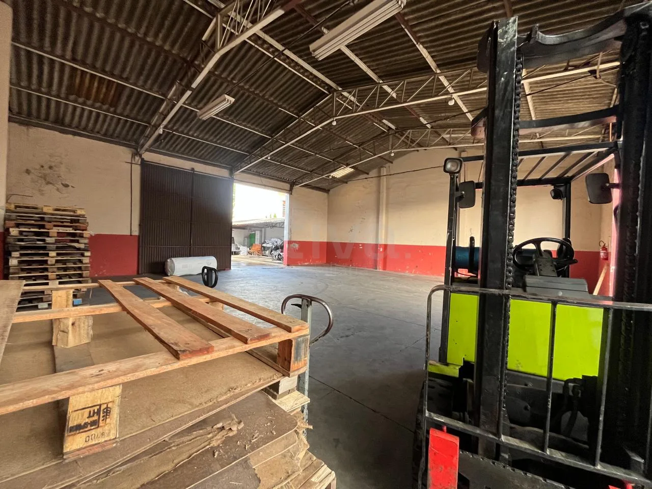 Alugar Comercial / Barrac&atilde;o em Toledo R$ 7.500,00 - Foto 2