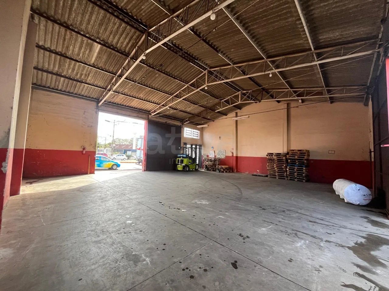 Alugar Comercial / Barrac&atilde;o em Toledo R$ 7.500,00 - Foto 3