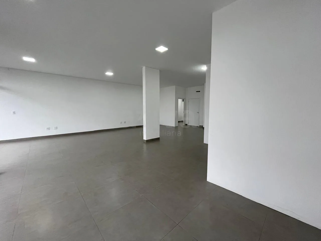 Alugar Comercial / Sala Comercial em Toledo R$ 3.000,00 - Foto 1
