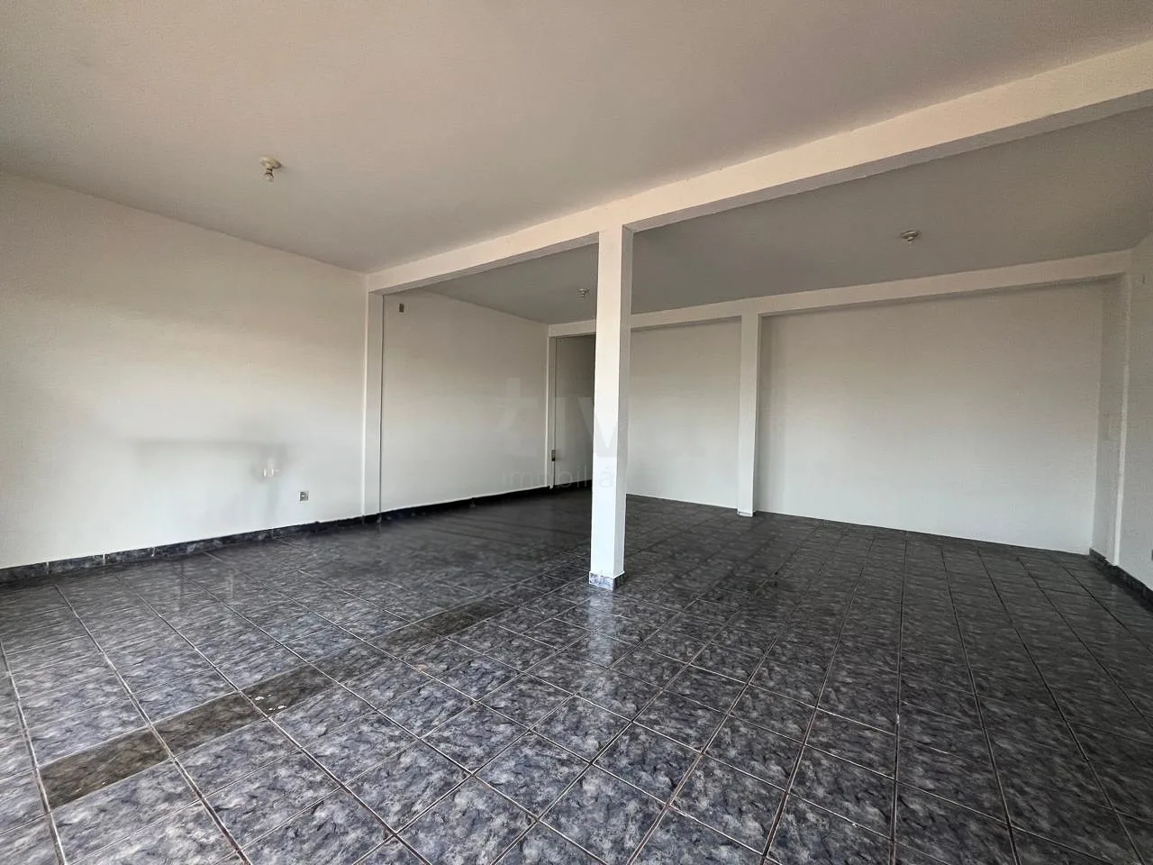 Alugar Comercial / Sala Comercial em Toledo R$ 1.800,00 - Foto 3