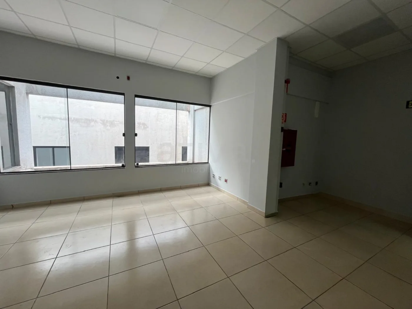 Alugar Comercial / Sala Comercial em Toledo R$ 1.900,00 - Foto 6