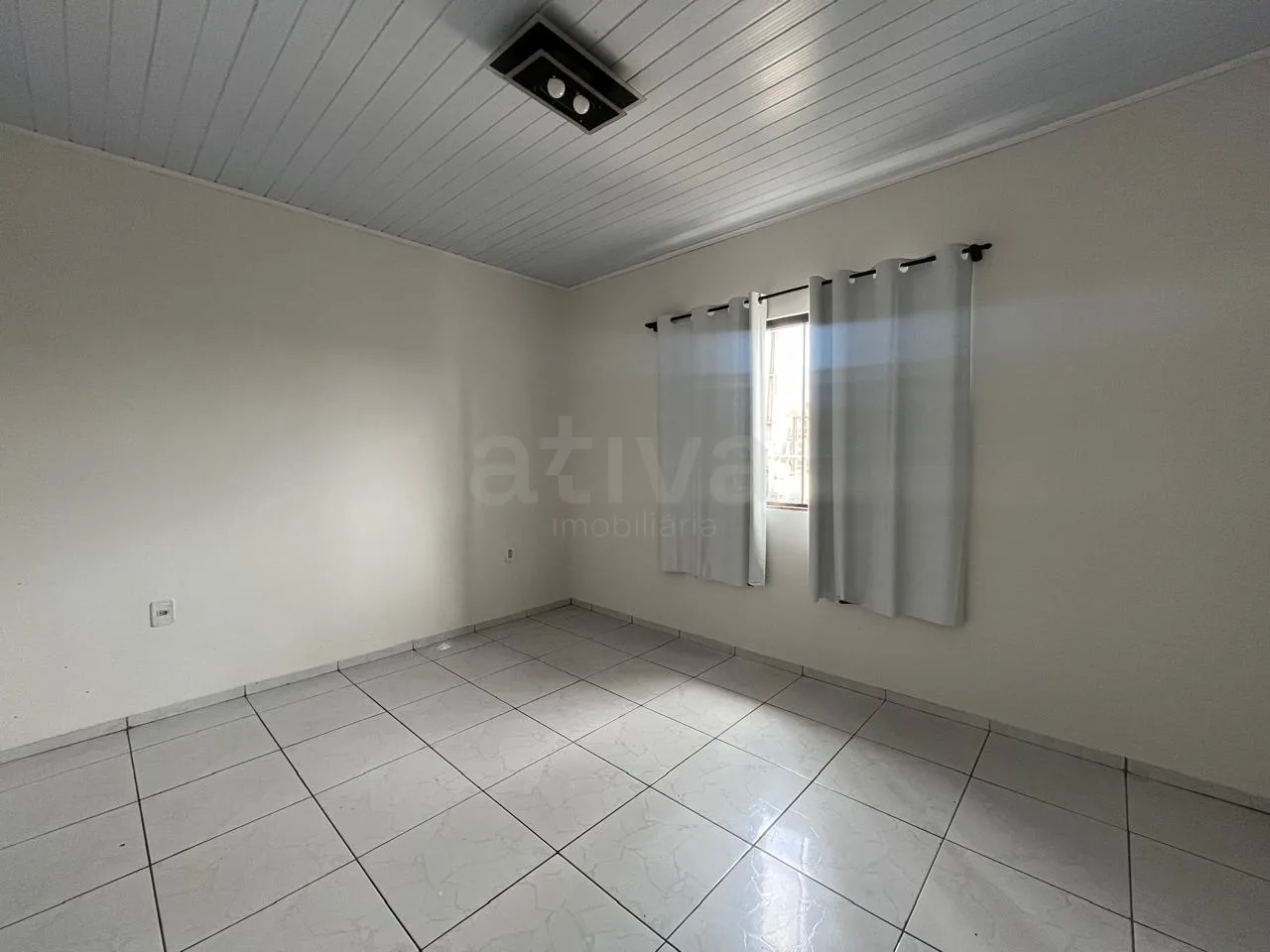 Alugar Casa / Padr&atilde;o em Toledo R$ 1.600,00 - Foto 5