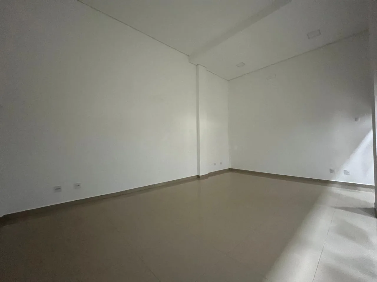 Alugar Comercial / Sala Comercial em Condom&iacute;nio em Toledo R$ 1.200,00 - Foto 4