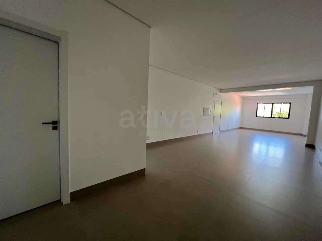 Alugar Comercial / Sala Comercial em Condom&iacute;nio em Toledo R$ 6.600,00 - Foto 10