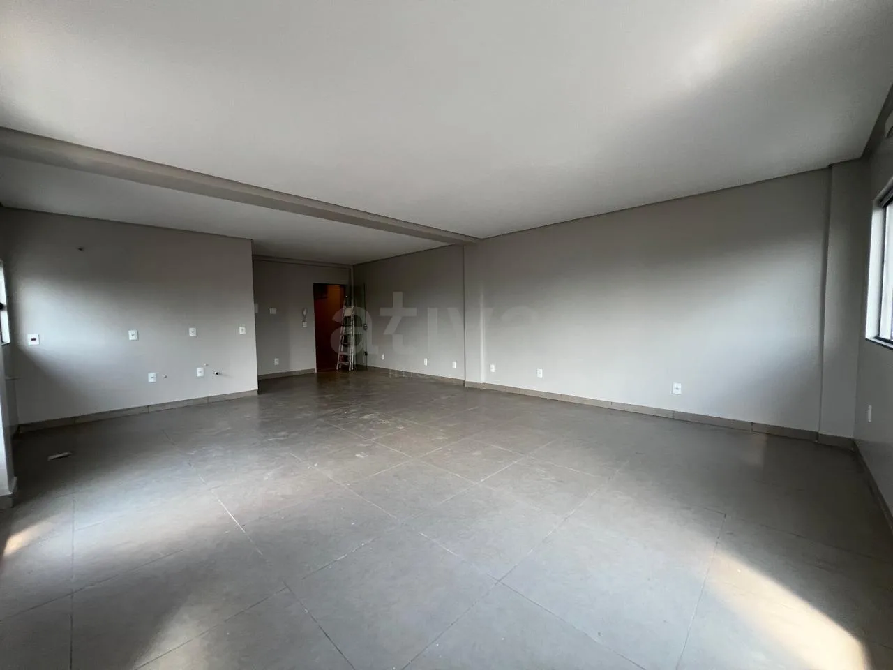Alugar Comercial / Sala Comercial em Toledo R$ 1.800,00 - Foto 4