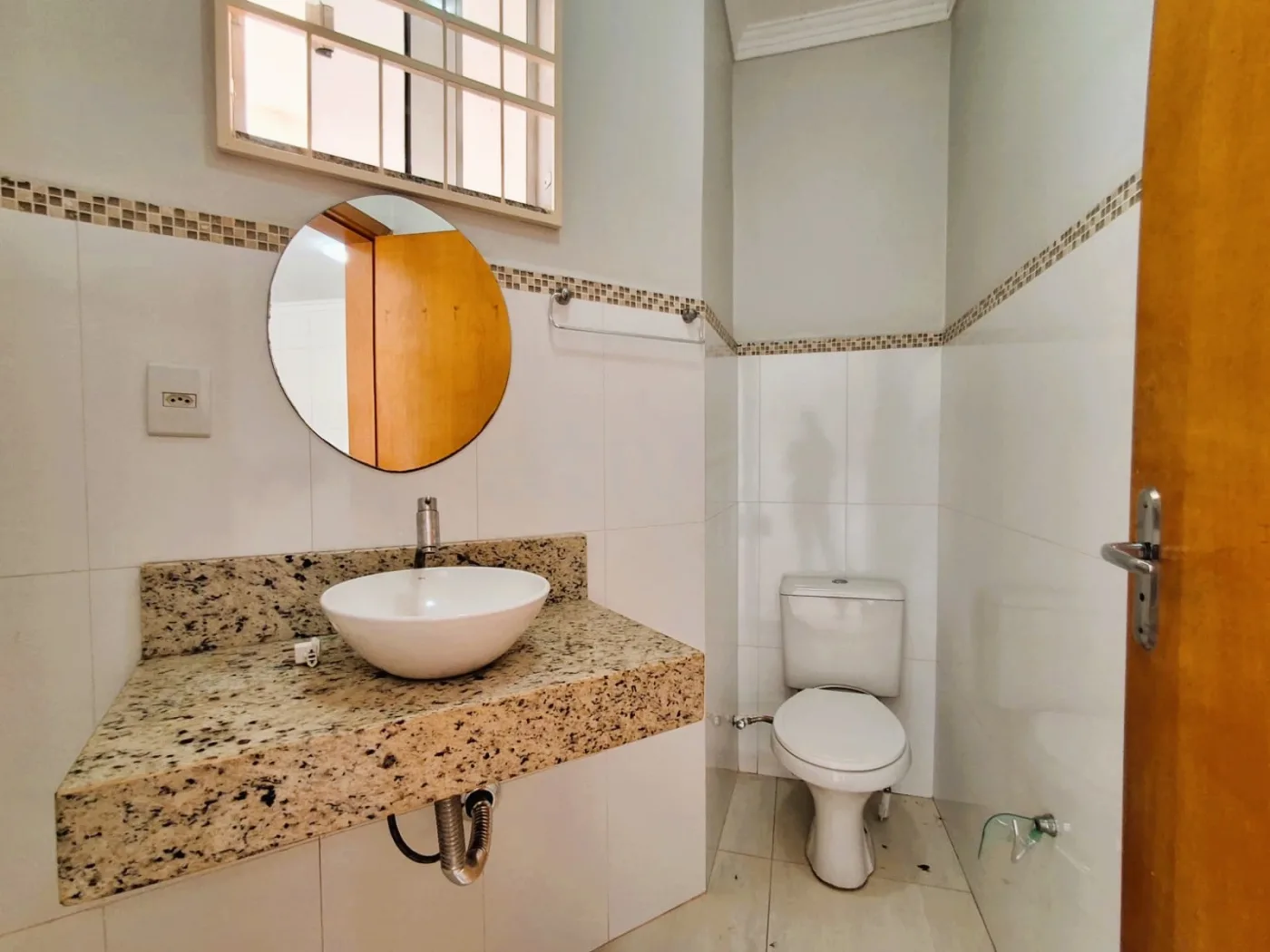 Alugar Casa / Sobrado em Toledo R$ 2.500,00 - Foto 4