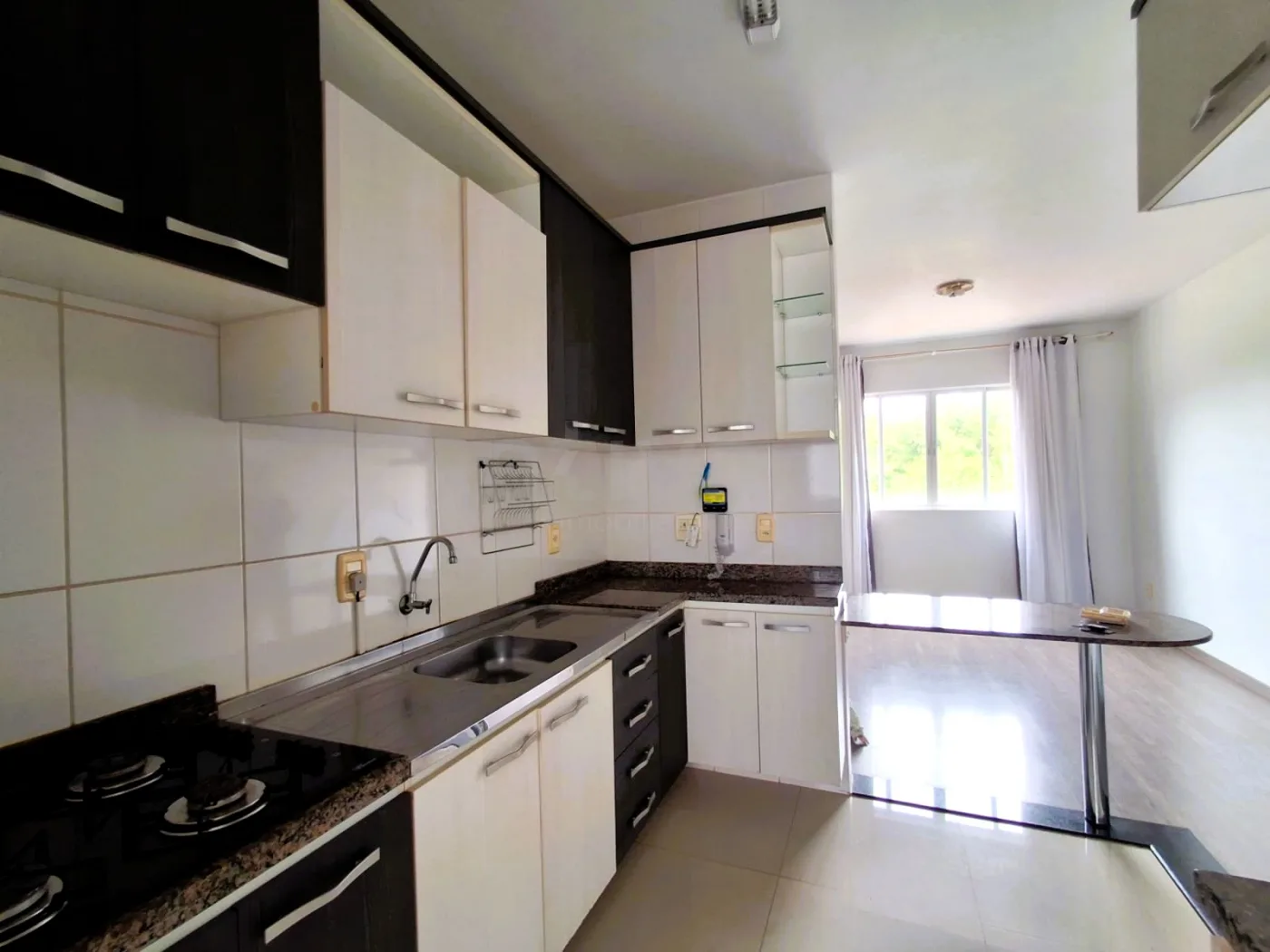 Alugar Apartamento / Padr&atilde;o em Toledo R$ 1.700,00 - Foto 2