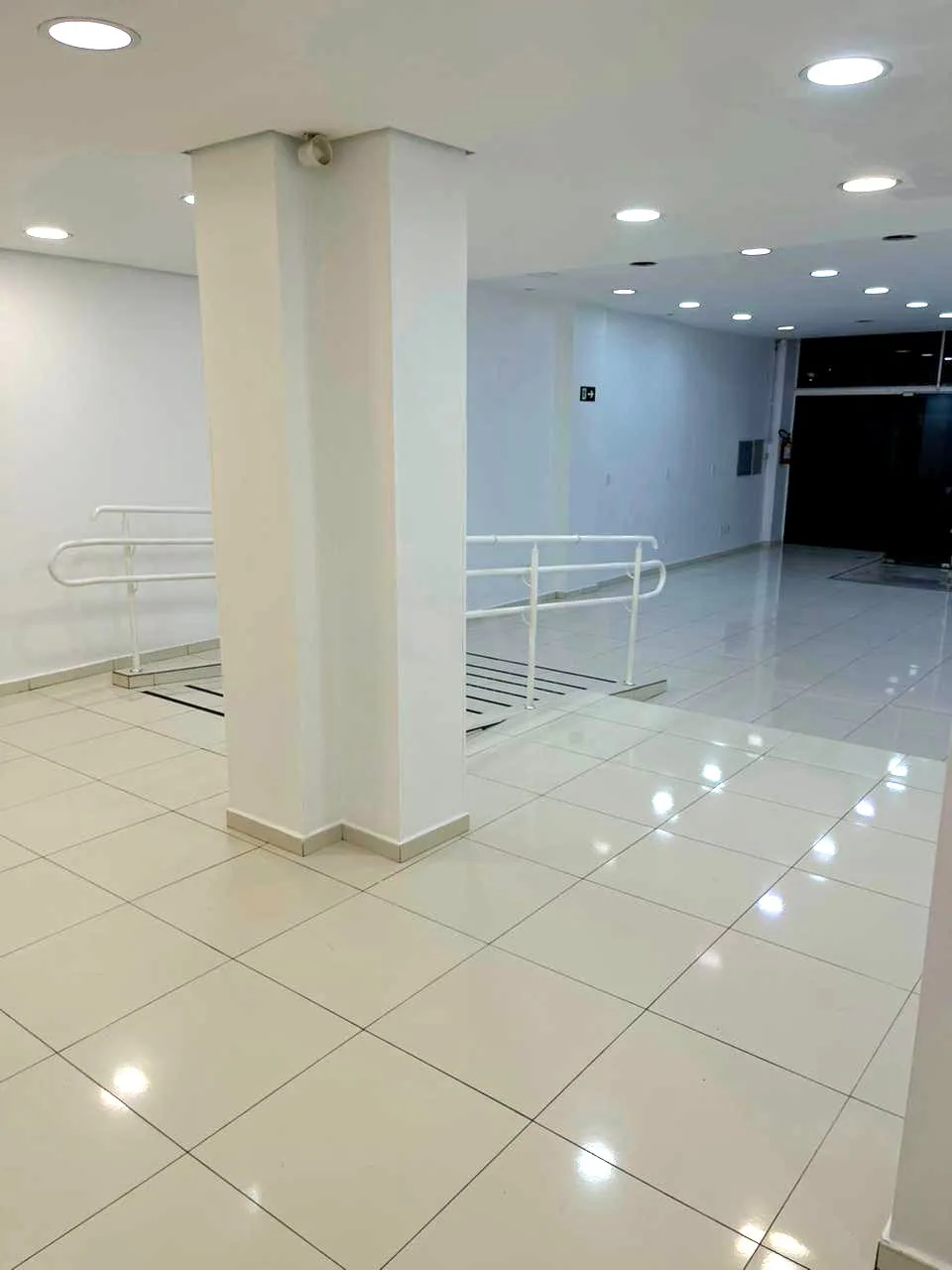 Alugar Comercial / Sala Comercial em Toledo R$ 5.000,00 - Foto 10