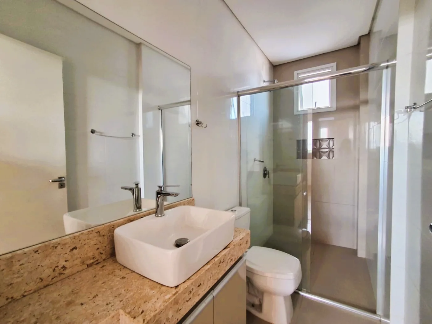 Alugar Apartamento / Padr&atilde;o em Toledo R$ 2.200,00 - Foto 15
