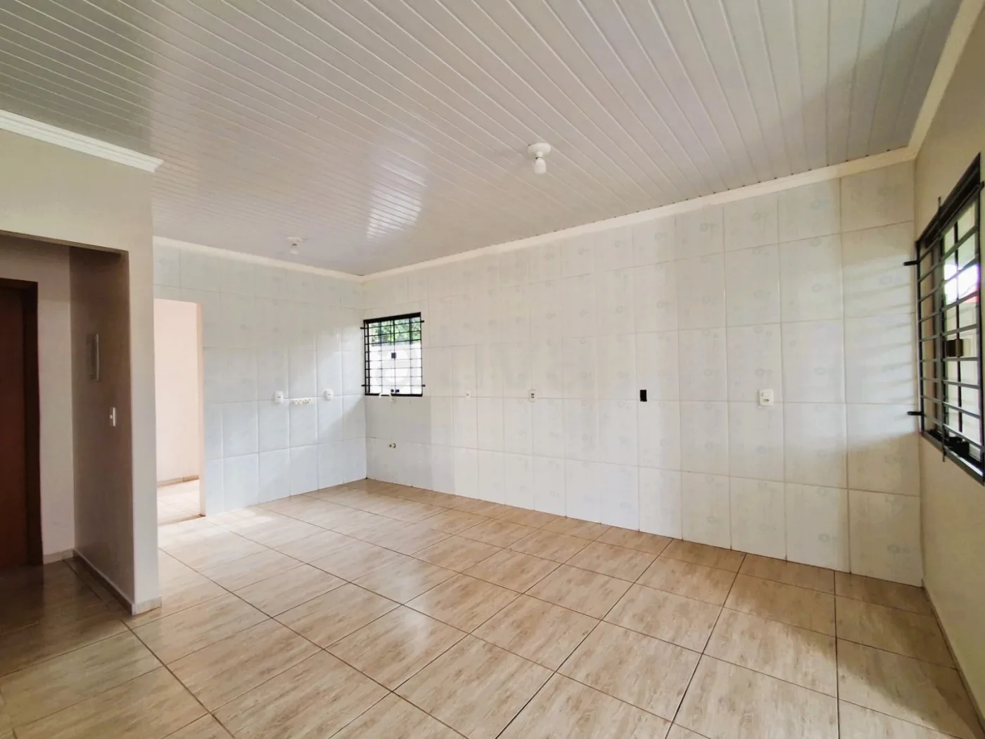 Alugar Casa / Padr&atilde;o em Toledo R$ 2.400,00 - Foto 4