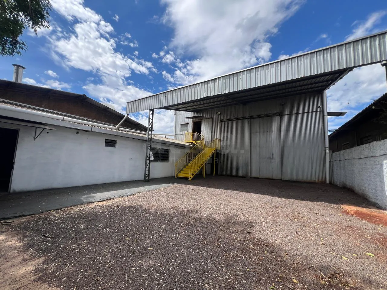Alugar Comercial / Barrac&atilde;o em Toledo R$ 7.000,00 - Foto 2