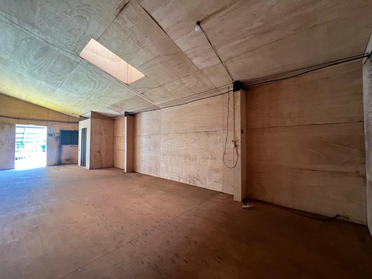 Alugar Comercial / Barrac&atilde;o em Toledo R$ 7.000,00 - Foto 8