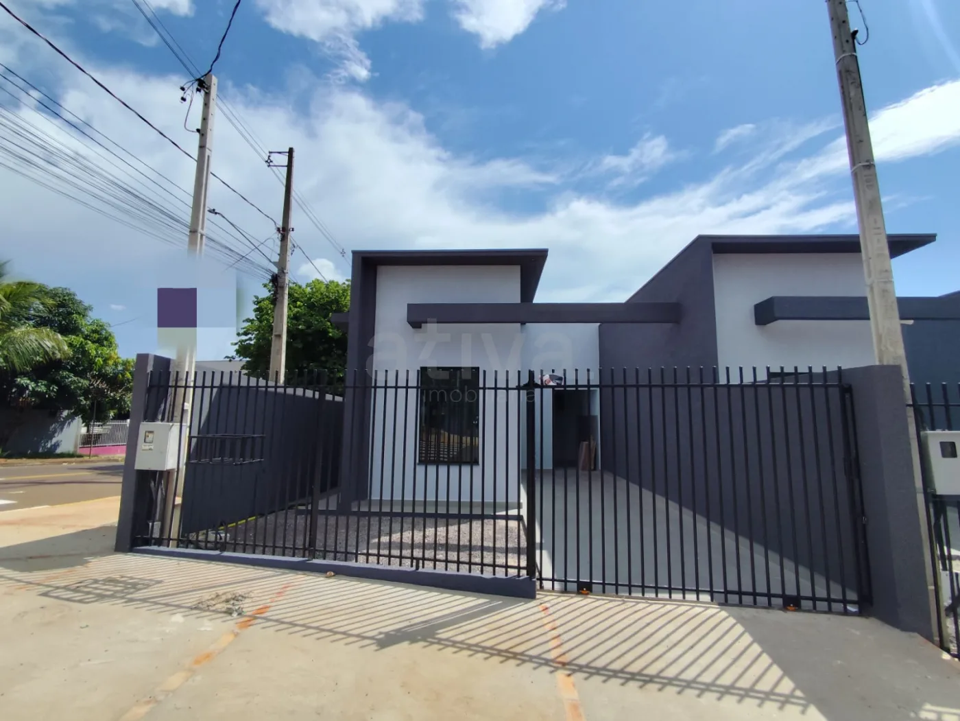 Comprar Casa / Padr&atilde;o em Toledo R$ 240.000,00 - Foto 1