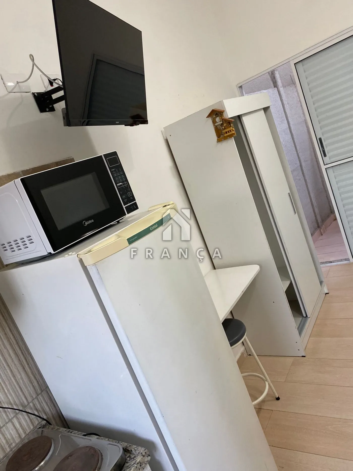Alugar Casa / Kitnet em S&atilde;o Jos&eacute; dos Campos R$ 1.550,00 - Foto 4