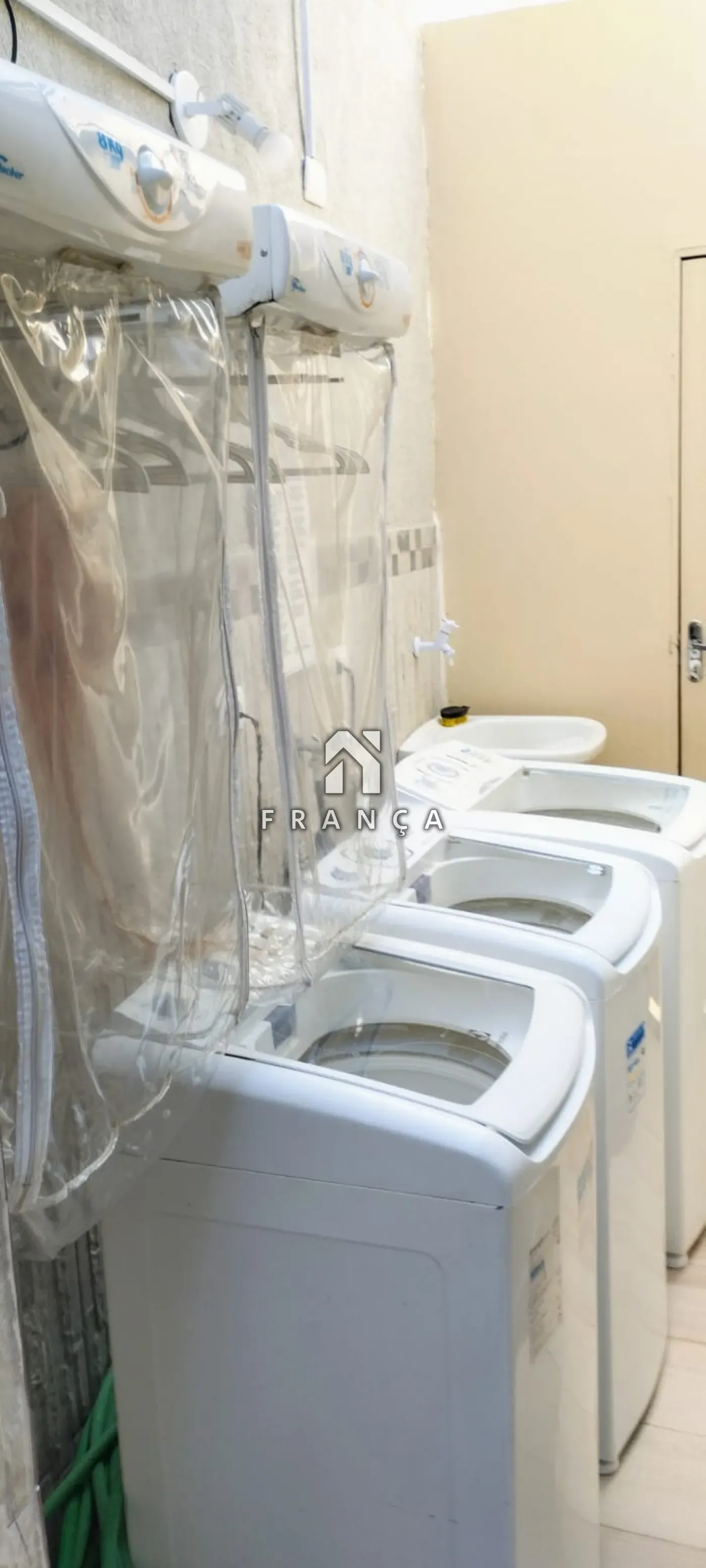 Alugar Casa / Kitnet em S&atilde;o Jos&eacute; dos Campos R$ 1.550,00 - Foto 5