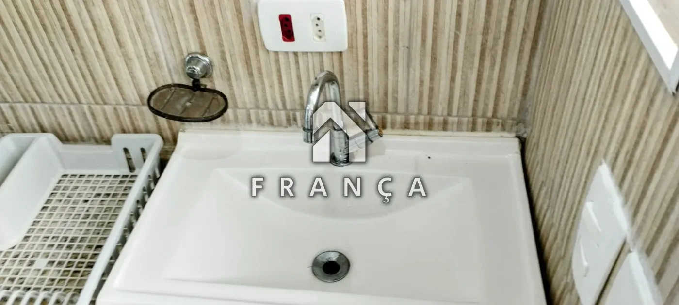 Alugar Casa / Kitnet em S&atilde;o Jos&eacute; dos Campos R$ 1.550,00 - Foto 8