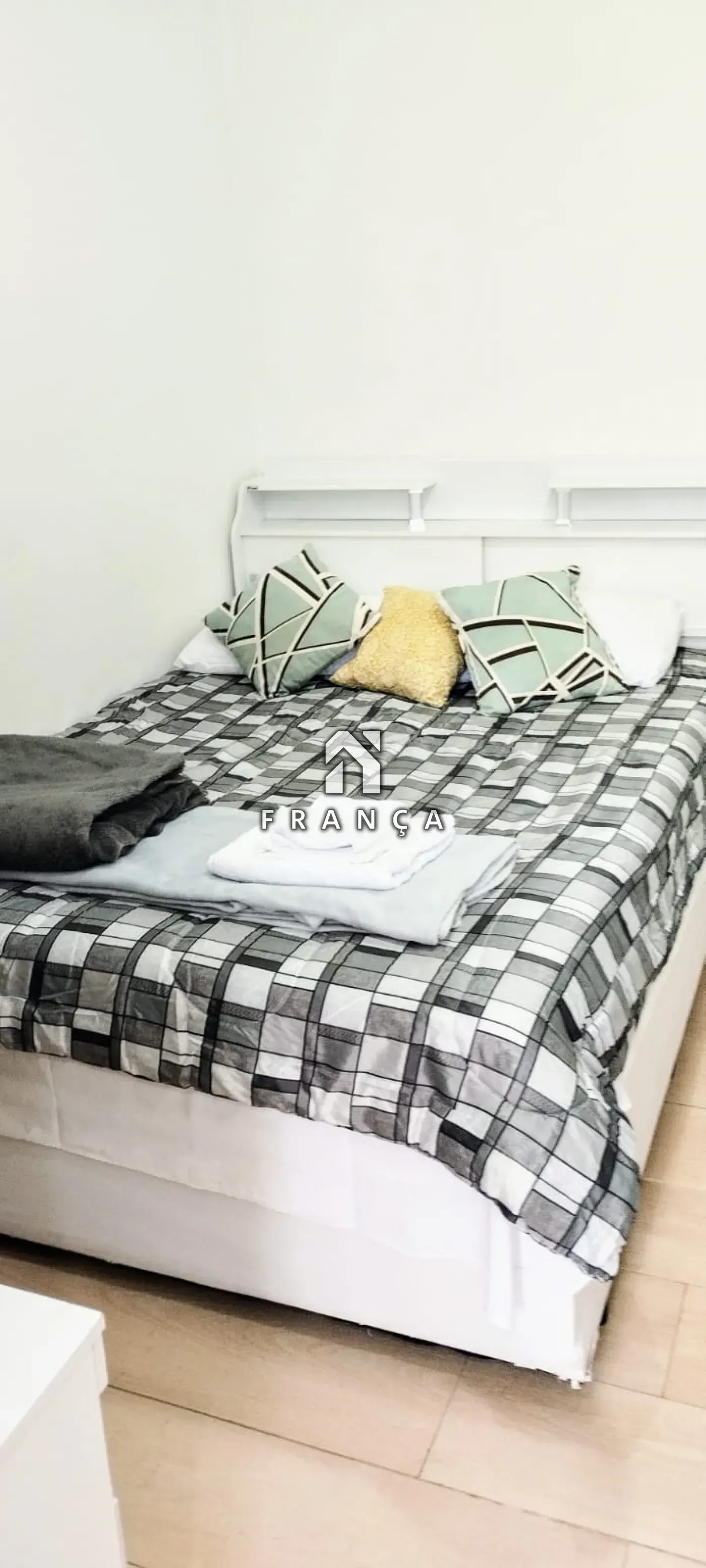 Alugar Casa / Kitnet em S&atilde;o Jos&eacute; dos Campos R$ 1.550,00 - Foto 2