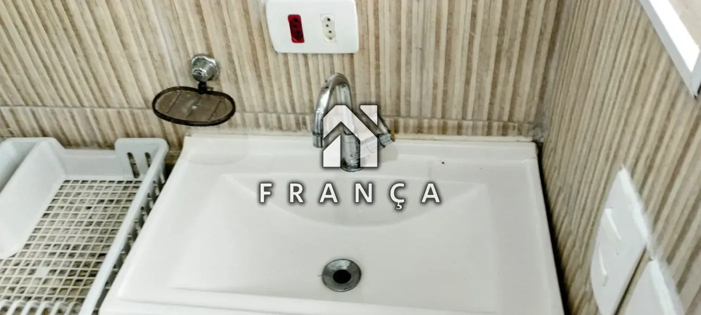 Alugar Casa / Kitnet em S&atilde;o Jos&eacute; dos Campos R$ 1.550,00 - Foto 8