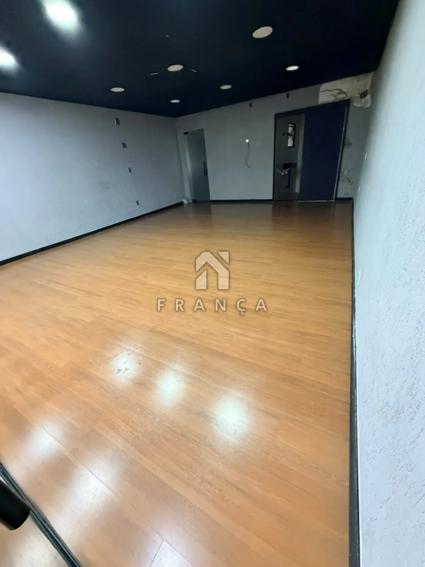 Alugar Comercial / Sala em S&atilde;o Jos&eacute; dos Campos R$ 12.000,00 - Foto 10