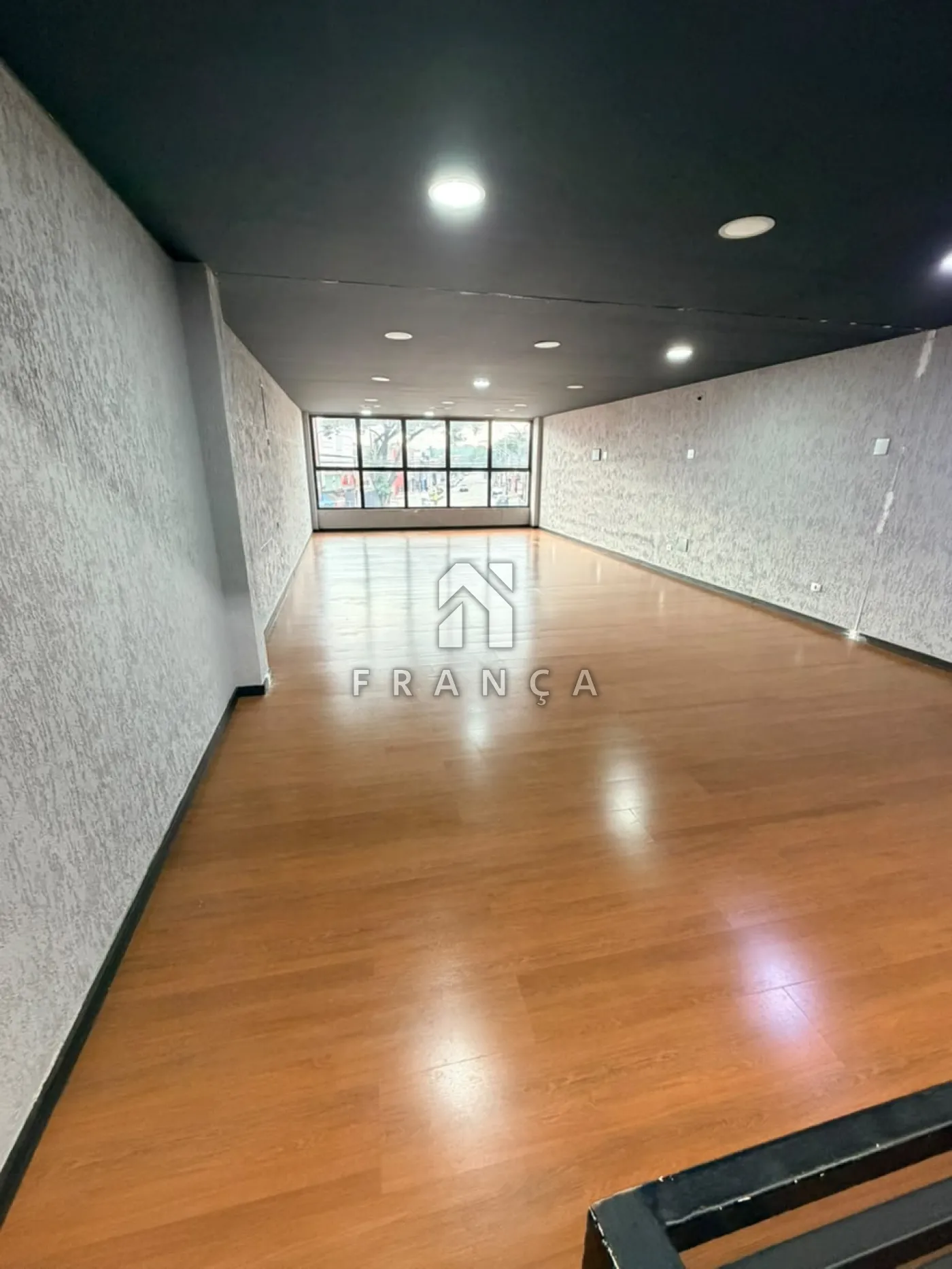 Alugar Comercial / Sala em S&atilde;o Jos&eacute; dos Campos R$ 12.000,00 - Foto 7