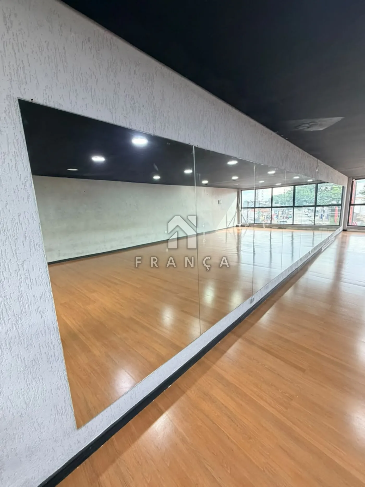 Alugar Comercial / Sala em S&atilde;o Jos&eacute; dos Campos R$ 12.000,00 - Foto 16