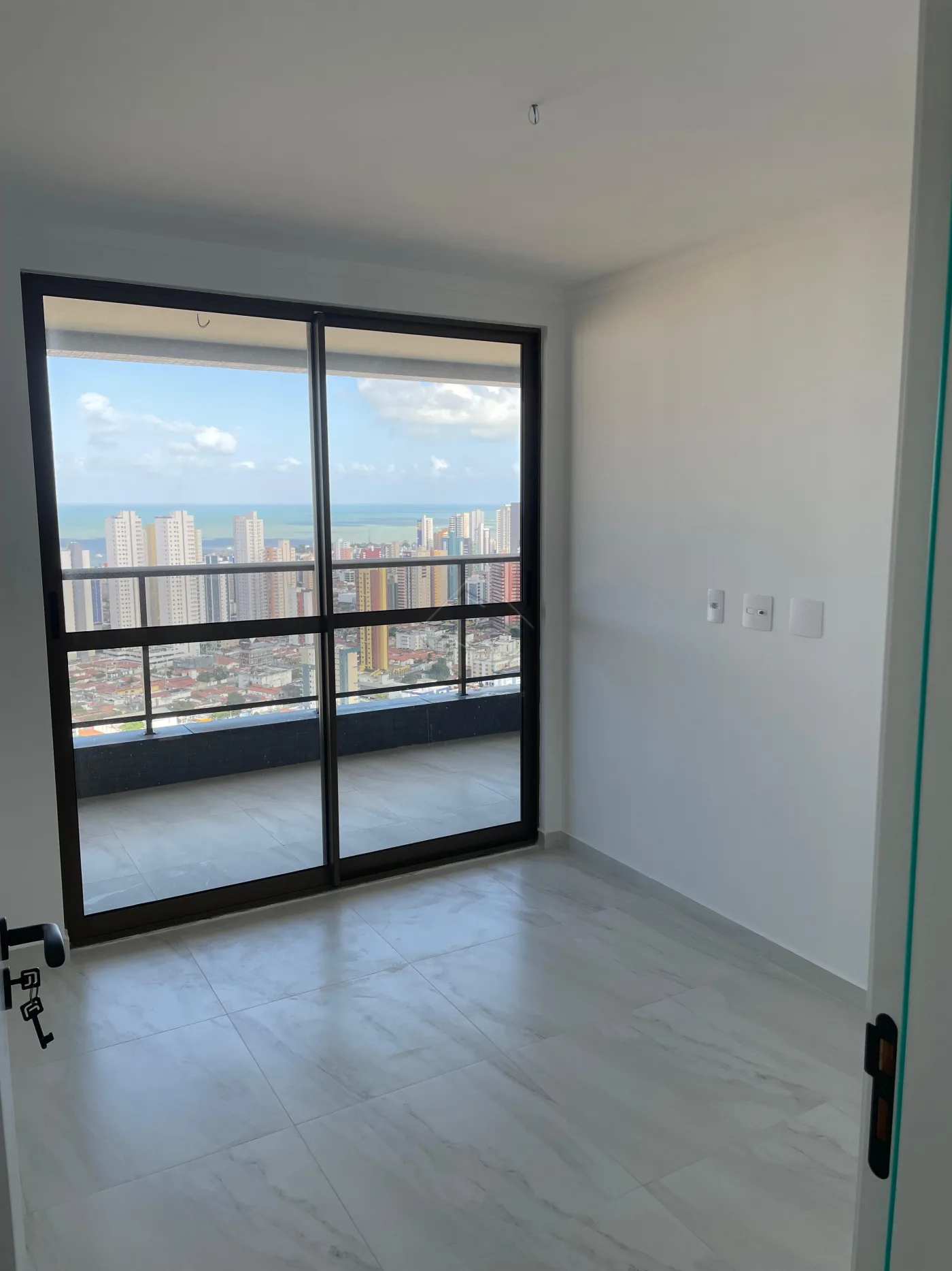 Comprar Apartamento / Padr&atilde;o em Jo&atilde;o Pessoa R$ 680.000,00 - Foto 4